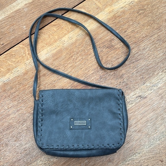 Roxy Quiksilver Faux Leather Crossbody Bag - Picture 1 of 6